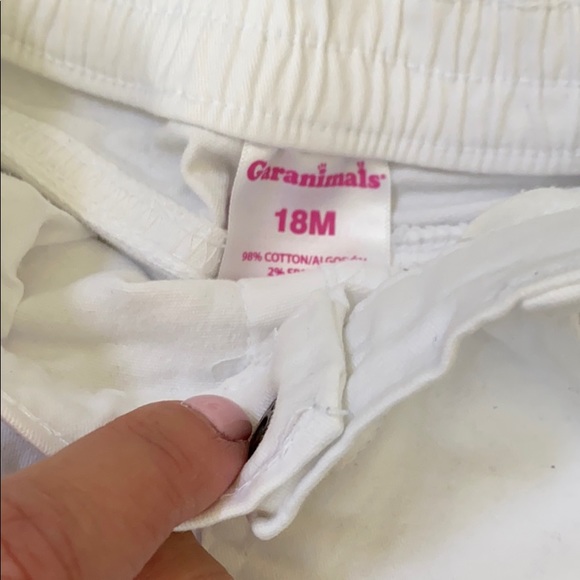 Toddler white shorts. 18 months. - Picture 4 of 5